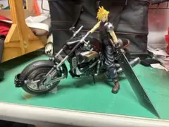 FINAL FANTASY VII クラウド・ストライフ フィギュア