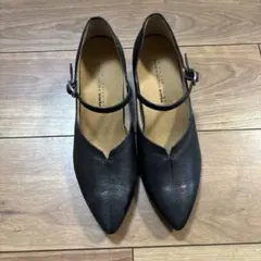 黒いポインテッドトゥハイヒール 22.5cm