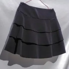 黒 ミニスカート 前ティアード3段 後ろフレアー