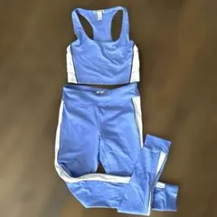 Forever21 スポーツウェア　ヨガ　ランニング　ジム　上下セットのサムネイル