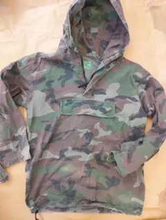 サイズL　ネイリーズ　迷彩柄 FLYING JACKET フード付き 　レトロ