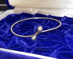 Tiffany & Co.のエルサ・ペレッティ ダブルティアドロップ バングル