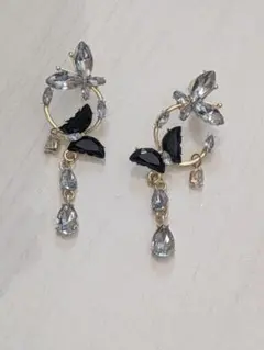 バタフライ ビジュー ピアス