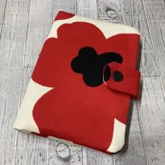 マルチカードケース（お薬手帳・保険証・通帳等）北欧風花柄ベージュ