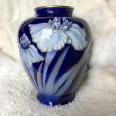 深川製花瓶あやめ 深川製磁 (フカガワセイジ) 花瓶 あやめ 色絵彩磁 ブルー｜トレファク