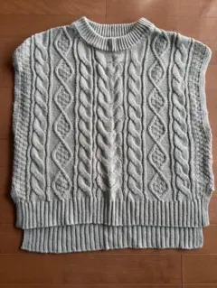 ニットベスト M
