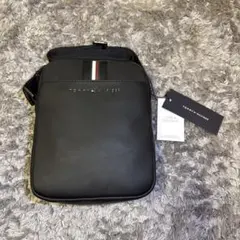 Tommy Hilfiger 黒ショルダーバッグ