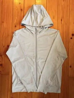 UNIQLO エアリズムUVカットメッシュパーカー 160