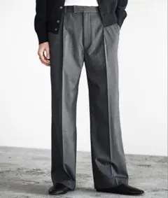 TECH WOOL GABARDINE STRAIGHT SLACKSのサムネイル