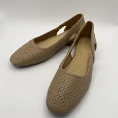 ベージュ フラットシューズ 通気性穴あきデザイン 24cm