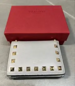 VALENTINOヴァレンティノ 二つ折り財布　スタッズ　箱付き