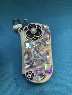 装飾付ホワイト/白キーケース