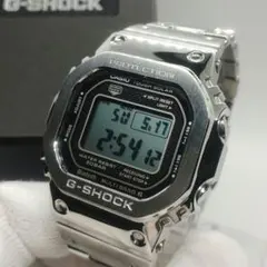美品　G-SHOCK　電波タフソーラー　GMW-B5000　シルバー　フルメタルのサムネイル