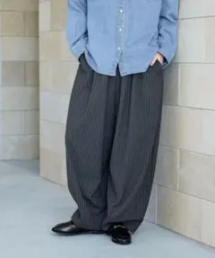 タックギャザーワイドパンツ　新品未使用