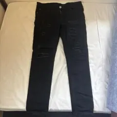 黒のスリムフィットデニム