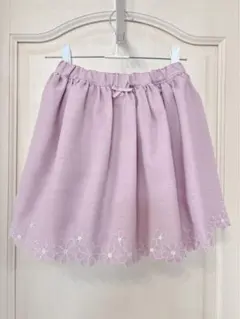 anyFAM ピンクラベンダーカラー　花柄刺繍 インナーパンツ付スカート 130