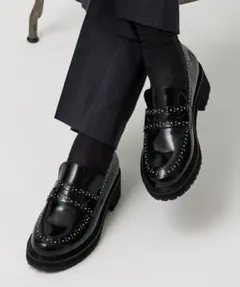 UNITED ARROWS　スタッズローファーのサムネイル