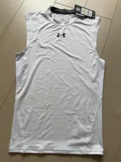 アンダーアーマー　新品インナー　タンクトップM(⁎⁍̴̛ᴗ⁍̴̛⁎)