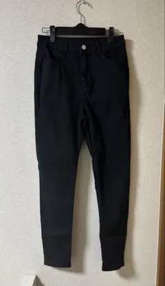 黒スキニー デニム