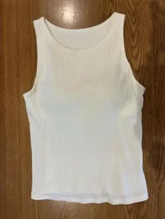 【新品未使用】ユニクロ　カップ付きノースリーブカットソー
