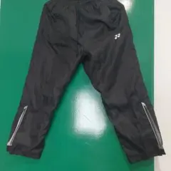 黒いウォームアップパンツ ジッパーポケット付き　140