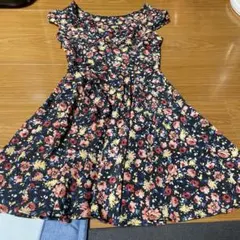Zara trafaluc ワンピース　夏用