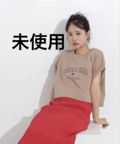 クロップドカレッジロゴTシャツ　ベージュのサムネイル