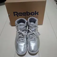 Reebok Classic シルバー ハイカットスニーカー