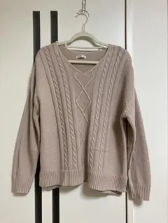 ケーブル編みVネックニットトップス★薄ピンク色★畦編みニットトップスリブニット