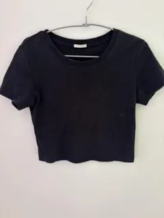 GU 黒のクロップドTシャツ Sサイズ
