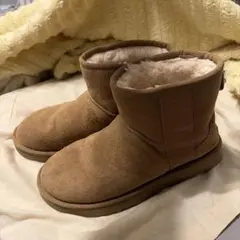 UGG ムートンブーツ ショート丈 ブラウンのサムネイル