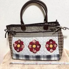 花柄パッチワークの大きいトートバッグ　ボストンバッグ