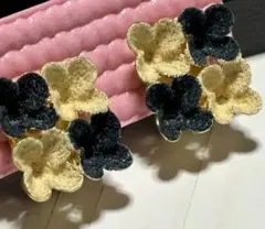 ヴィンテージ　ネイビーと金の花形イヤリング　年代物レトロビンテージvintage