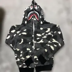 A BATHING APE シャークパーカー S