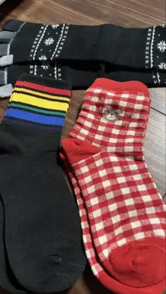カラフルなデザインのソックスセット
