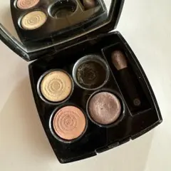 CHANEL アイシャドウ　LES 4 OMBRES 81