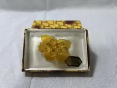 本べっ甲 花形ブローチ（箱付き）