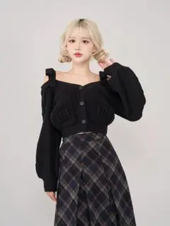 三が日セール！ダーリッチ　ショルダーリボンVネックニットトップス　ブラック