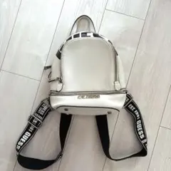 GUESS リュックのサムネイル