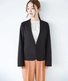 ノーカラージャケットのサムネイル