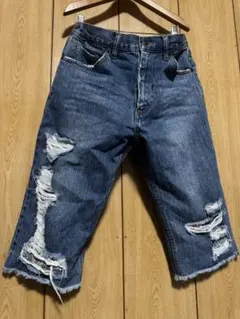 ぴ*う様 NYLAUS DESIGN WORKS デニムショートパンツ ダメージのサムネイル