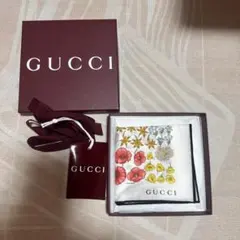 GUCCI ハンカチ　花柄　フローラのサムネイル