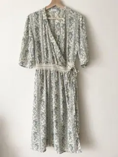 earth music&ecology 小花柄シースルーガウン