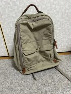 ナイロンリュック フロントポケット付き　ベージュ