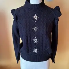 新品未使用　黒ケーブル編みニットセーター