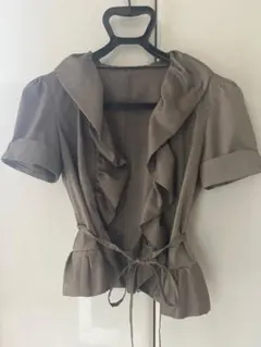 フラジール　fragile ラッフルカラー カシュクールブラウス 半袖　ブロンズのサムネイル