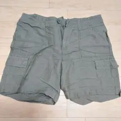 ユニクロ　カーゴパンツ オリーブグリーン Lサイズ　半ズボン　ポケット沢山