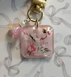 No.1619 レジン キーホルダー シマエナガ 桃の花 - メルカリ