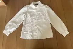 ホワイト長袖ボタン付きシャツ