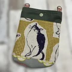 猫と花柄　パッチワーク　スマホショルダー　ハンドメイド